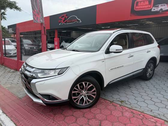 MITSUBISHI OUTLANDER 3.0 GT 4X4 V6 24V GASOLINA 4P AUTOMÁTICO